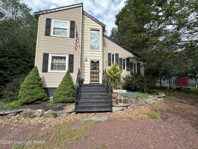 Dresser Lake Home For Sale in Coolbaugh Township Pennsylvania