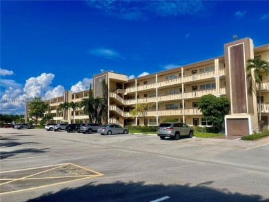 Lake Condo For Sale in Boca Raton, Florida