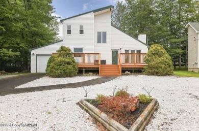 Lake Home For Sale in Tobyhanna, Pennsylvania