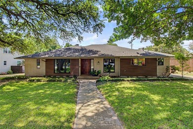 Lake Home For Sale in Dallas, Texas