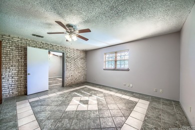 Welcome to 8318 Cactus Wren. Peaceful and private Scenic Oaks