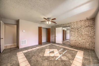 Welcome to 8318 Cactus Wren. Peaceful and private Scenic Oaks