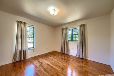 Welcome to 8318 Cactus Wren. Peaceful and private Scenic Oaks