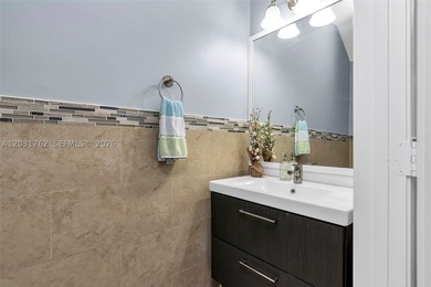Seller motivated. Beautiful 3-bedroom, 2.5-bathroom two-story - photo 28