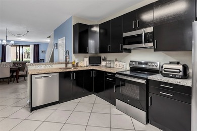 Seller motivated. Beautiful 3-bedroom, 2.5-bathroom two-story - photo 30
