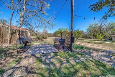 Welcome to 8318 Cactus Wren. Peaceful and private Scenic Oaks