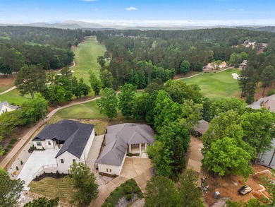 Elegantly designed Custom Home that rivals new construction! - photo 2
