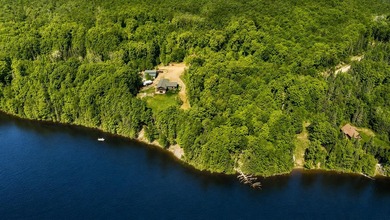 Beautifully built in 2023, this stunning home offers the perfect - photo 1