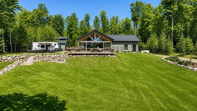 Beautifully built in 2023, this stunning home offers the perfect - photo 3