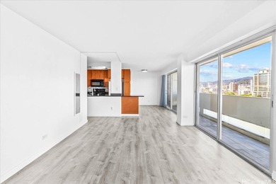 Beautifully renovated 2-bedroom, 1.5-bathroom unit offering 977 - photo 2