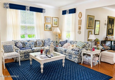Resort-style living awaits in the highly desirable Sunrise Bay - photo 2
