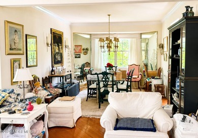 Resort-style living awaits in the highly desirable Sunrise Bay - photo 3