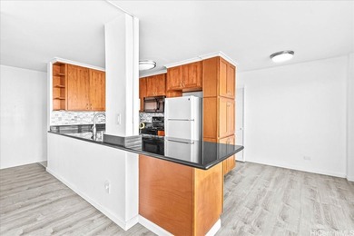 Beautifully renovated 2-bedroom, 1.5-bathroom unit offering 977 - photo 6