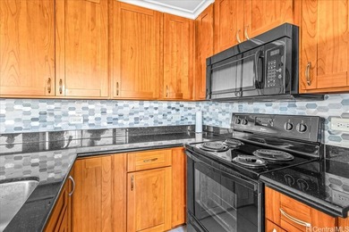 Beautifully renovated 2-bedroom, 1.5-bathroom unit offering 977 - photo 7