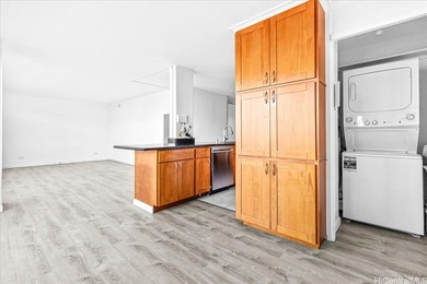 Beautifully renovated 2-bedroom, 1.5-bathroom unit offering 977 - photo 8