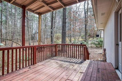 Quiet culdesac with acres of common property for your backyard - photo 6