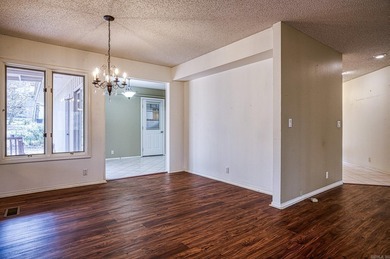 Quiet culdesac with acres of common property for your backyard - photo 7