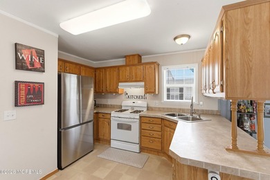 Move right into this young, very bright & open concept home with - photo 6