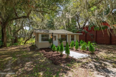 Lake Home For Sale in Melrose, Florida
