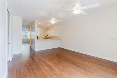 Welcome home to Thomas Townhomes! This spacious 3-bedroom, 2 - photo 6