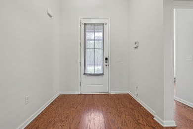 Welcome to this beautifully maintained three-bedroom, two-bath - photo 4