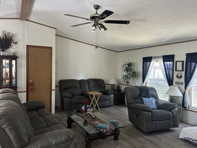 This beautiful doublewide manufactured home in a quiet family - photo 8