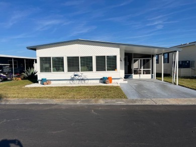 (private lake, pond, creek) Home For Sale in Largo Florida