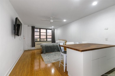 Elegant Studio Living at Canterbury Gardens, Located in the - photo 2