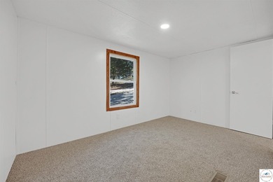 Escape to the peace and tranquility of this charming 3-bedroom - photo 27