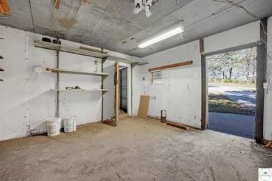 Escape to the peace and tranquility of this charming 3-bedroom - photo 28