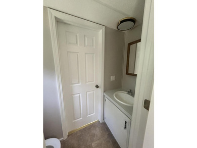 Freshly painted 1.5 bath, 3 bedroom home is waiting for its next - photo 31