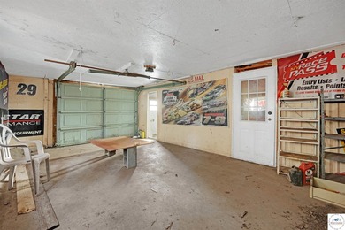 Escape to the peace and tranquility of this charming 3-bedroom - photo 31