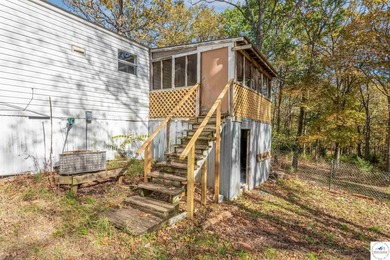 Escape to the peace and tranquility of this charming 3-bedroom - photo 35