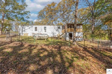 Escape to the peace and tranquility of this charming 3-bedroom - photo 36