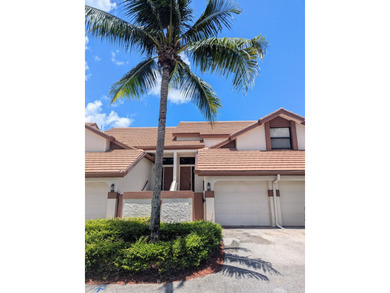 Lake Wellington Condo For Sale in Wellington Florida