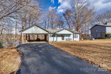 Lake Lookout Home For Sale in Claremont North Carolina