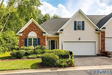 Enjoy the ease of ONE LEVEL LIVING in this beautiful townhome in - photo 1