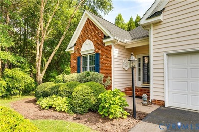 Enjoy the ease of ONE LEVEL LIVING in this beautiful townhome in - photo 2