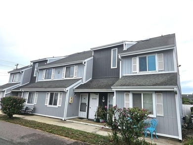 One-bedroom, one-bathroom second-floor condo, just a short drive - photo 2