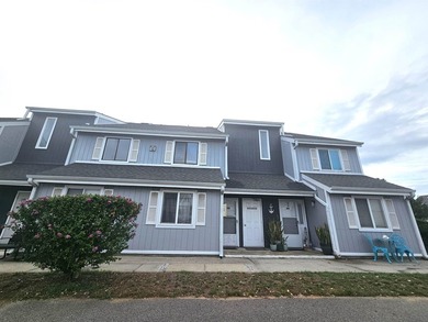 One-bedroom, one-bathroom second-floor condo, just a short drive - photo 3