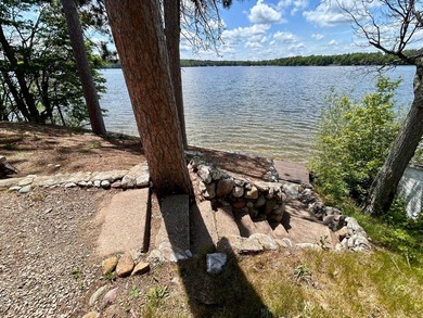 GORGEOUS LAKE HOME WITH PREMIER SANDY FRONTAGE ON - photo 4