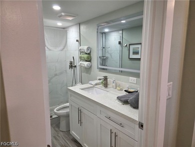 Coastal Paradise Condo - Completely Renovated Beach & Bay - photo 17