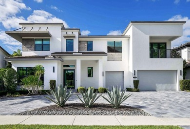 The last home built in The Oaks in 2019, this contemporary - photo 1
