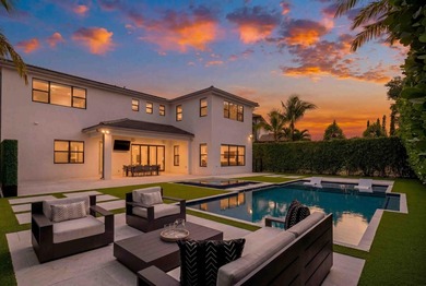 The last home built in The Oaks in 2019, this contemporary - photo 3