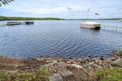 This charming cabin is located on the banks of Enterprise Lake - photo 3