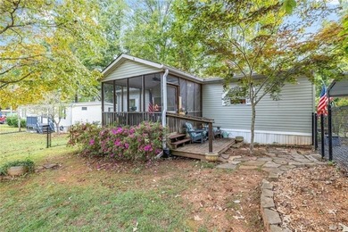 Lake Lanier Home For Sale in Gainesville Georgia