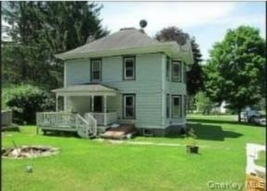 NEWLY RENOVATED --- 3-story / Traditional / 3,180 Sq Ft Colonial - photo 2