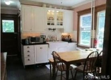 NEWLY RENOVATED --- 3-story / Traditional / 3,180 Sq Ft Colonial - photo 4