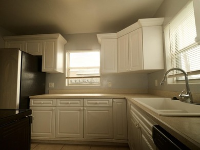 Charming opportunity steps from Singer Island! This property - photo 7