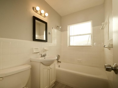 Charming opportunity steps from Singer Island! This property - photo 9